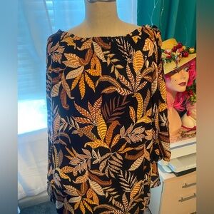 Susan Graver nwot. Leaf print can be worn off shoulder 🍂🍃🍂